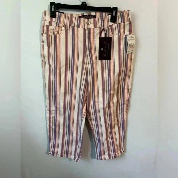 Size 10 gloria Vanderbilt capris. New. Pink, purple and coral stripes. Summer. - Picture 1 of 9